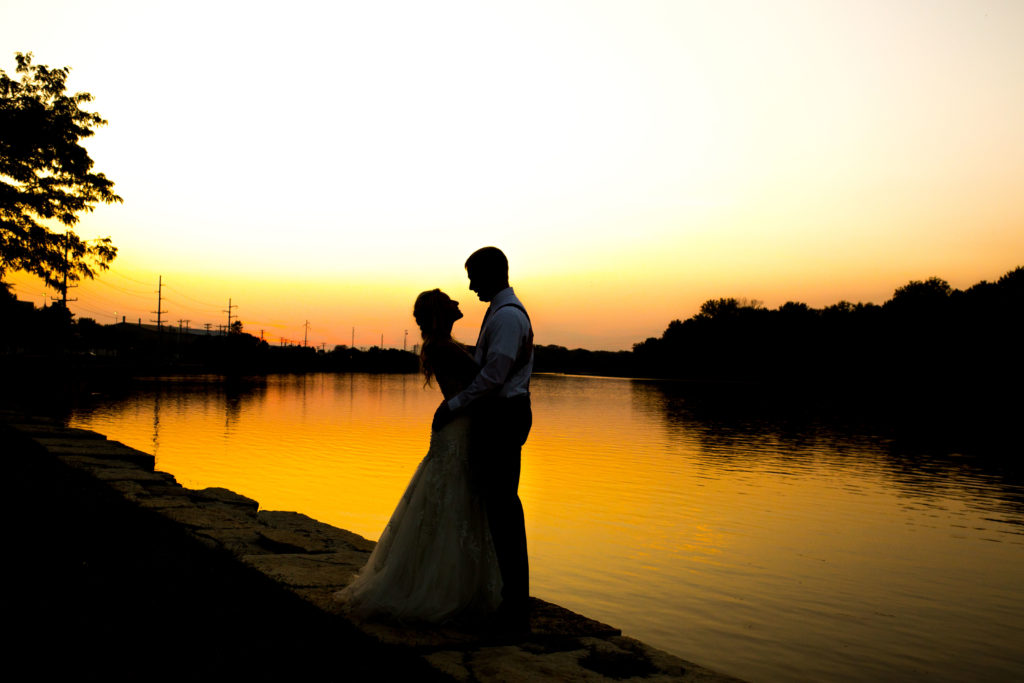 bride and groom silhouette - quad cities - wedding photography - cadenza photos imaging - quad cities wedding photographer