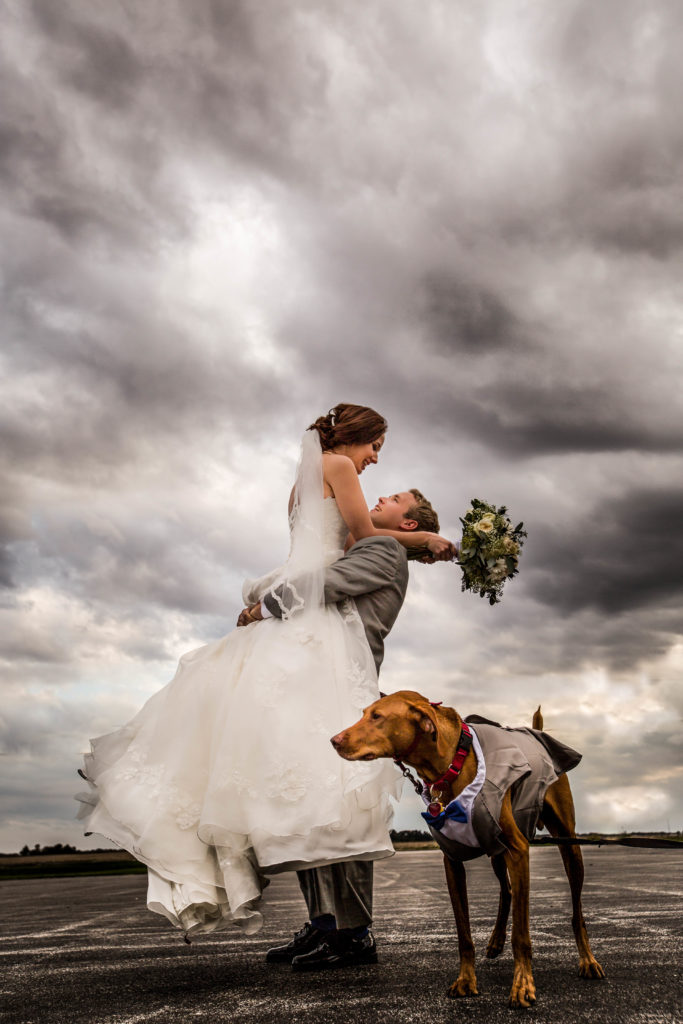 bride and groom silhouette - Illinois wedding - quad cities - wedding photography - cadenza photos imaging - quad cities wedding photographer